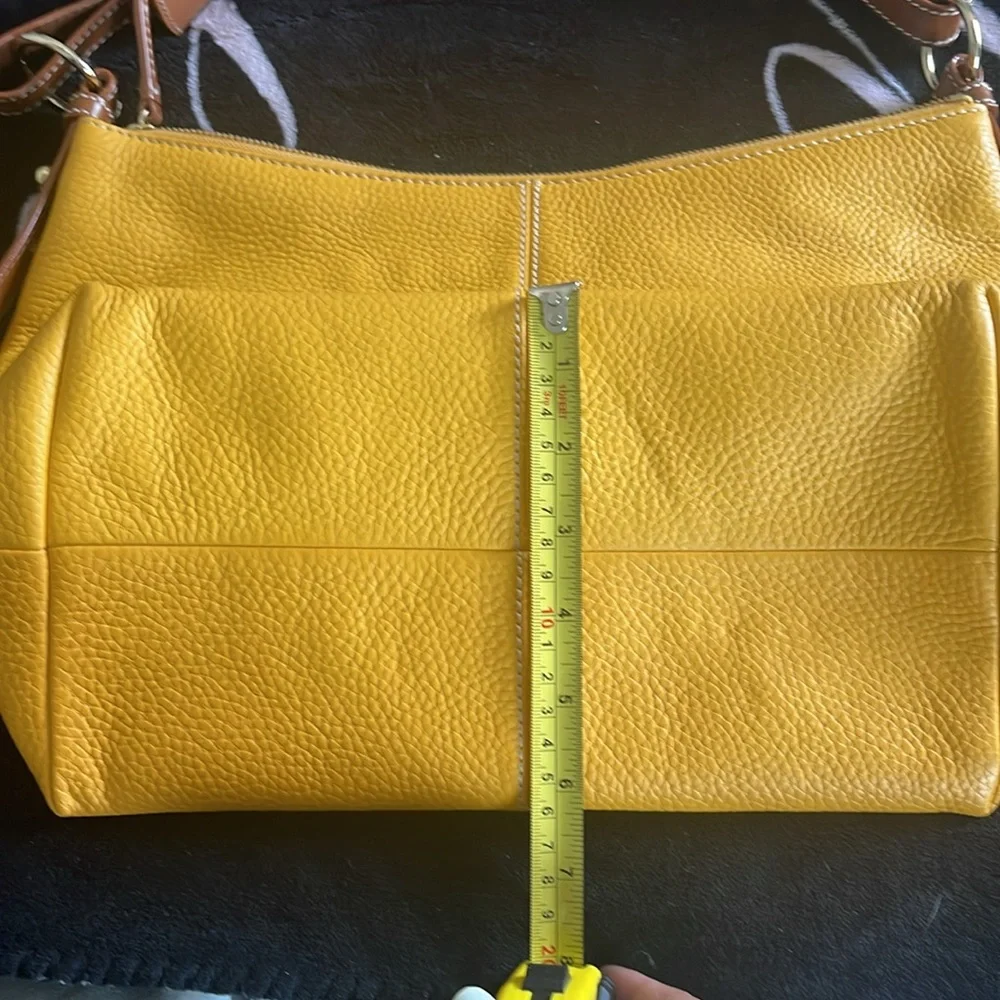 VIDEO- Dooney & Bourke mustard pebbled leather Shoulder Bag